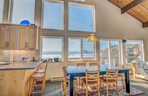 Oceanside House | Immaculate Ocean Views! 3 bedroom, 1 sleeping loft, 2 bath, sleeps 12