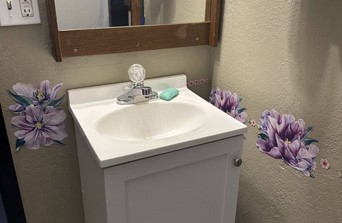 St. Cloud Hostel | J-E Hotel & Suites