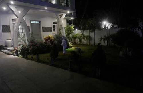 Trincomalee Hotel | Jayanthy White House