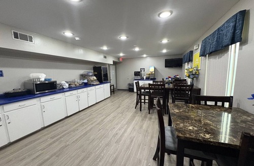 Hampton Apartment | King Bed Non-Smoking