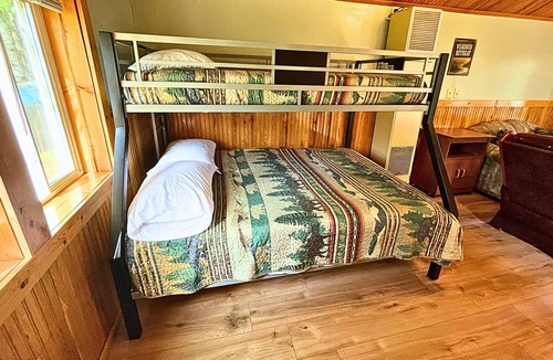 Phillips Resort | Lakeside Lodging, Multi-Cabin Lake Frontage!