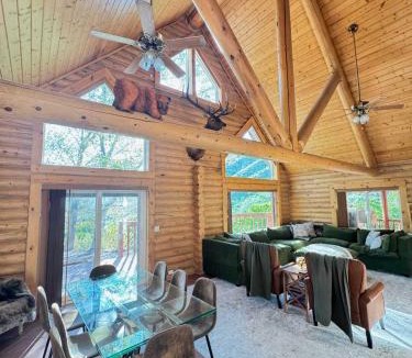 McCammon House | Large Off-Grid Luxury Cabin- creek land & views