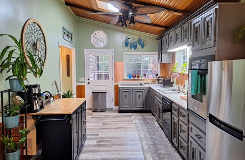 Normalville Cabin | Large Rustic Log Cabin in the Laurel Highlands