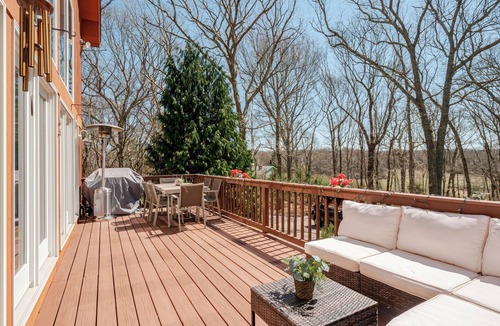 Saunderstown House | Light & spacious coastal haven perfect for Beaches or Newport
