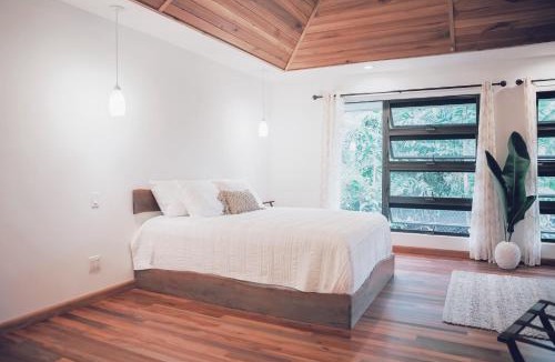 Hilo House | Loi B&B