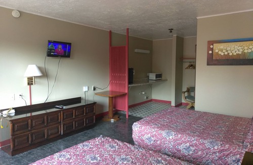Old West Side Hotel | Longview Inn