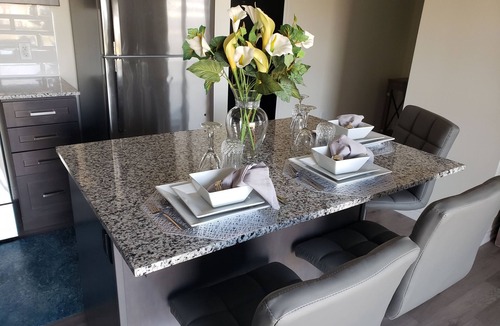Mount Pleasant Condo | Luxurious Condo Apt 2BRs+1BAs+1Office, w. parking