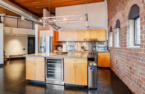 Belltown Apartment | Massive Downtown Seattle Condo - Free Parking!
