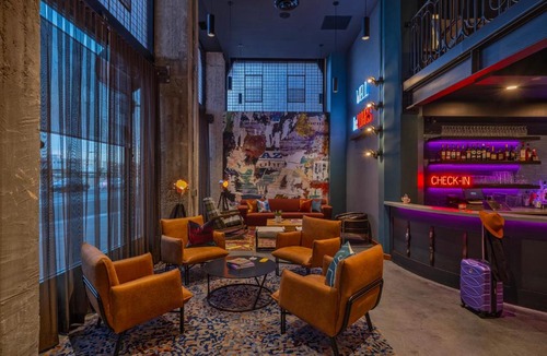 Downtown Phoenix Hotel | Moxy Phoenix Downtown