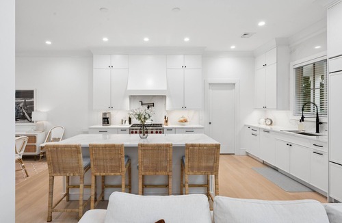 Westhampton Beach House | New Construction 6-bed walk to Westhampton Beach train station for US Open