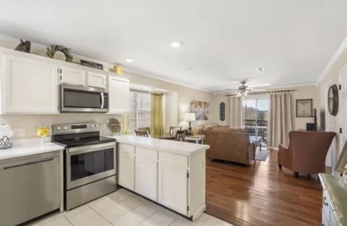 Indian Point Condo | Next to SDC & Table Rock Lake. 2 Beds 2 Baths. 20ft Patio. Full Size Kitchen.