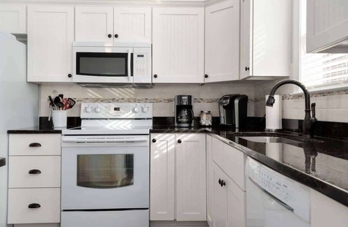Colington House | PARTIAL STAYS ~ Hot Tub and Steps to Sound!