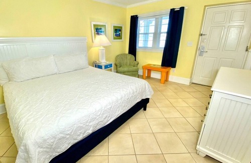 Atlantic Beach Hotel | Pet-friendly, 3 Blocks to Beach, Pool, #112