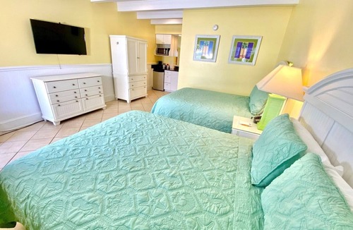 Atlantic Beach Hotel | Pet-friendly, 3 Blocks to Beach, Pool, #302