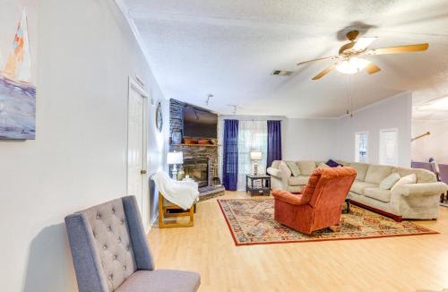 Milledgeville House | Pet-Friendly Sparta Retreat: Porches & Fire Pit!