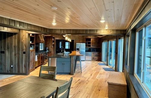 South Casco Ski Chalet | Pinecrest Waterfront Private Beach New Cabin