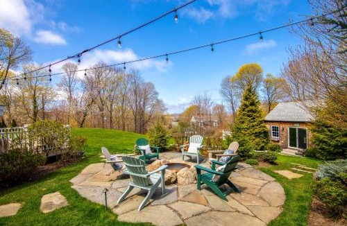 Marshfield House | Ping-Pong & Fire Pit! Renovated Marshfield Cottage