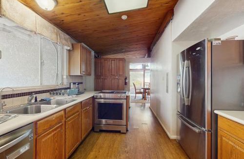 Alhambra House | Poolside Oasis! Phoenix Group Sanctuary w/Patio