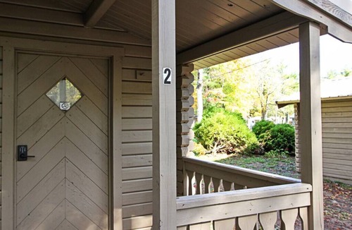 Centre Hall Cabin | Primitive Cabin PC2