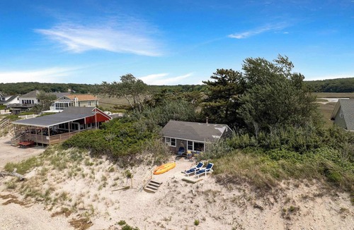 Wading River House | Private Beachfront Cottage, Secluded and Romantic
