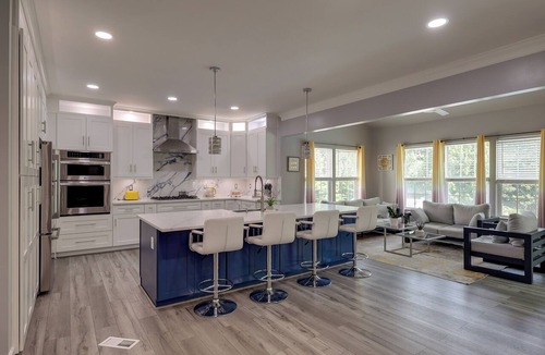Golts Apartment | Private Deck & Shared Pool: Townsend Apartment