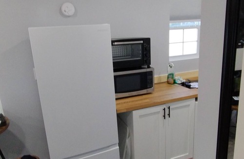 Glen Burnie Apartment | Private Modern Tiny Home Near BWI Baltimore