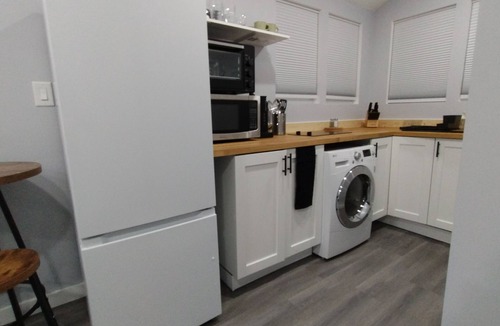 Glen Burnie Apartment | Private Modern Tiny Home Near BWI Baltimore