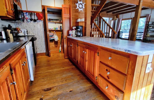 Corolla Cottage | Private, Ocean Side, Walking Distance to Beach