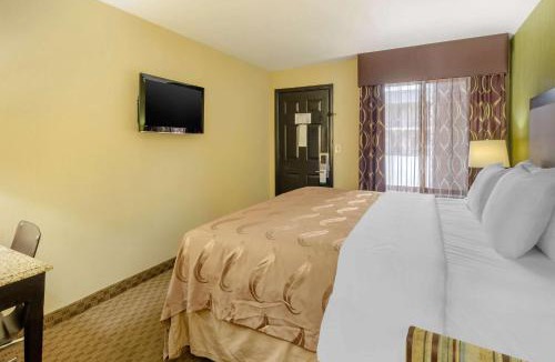 Covington Hotel | Quality Inn Covington Downtown