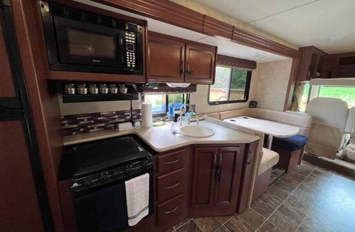 Rainier Valley House | Quiet Backyard Class A Motorhome. Near Airport and Light Rail