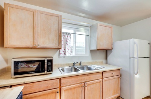 Carpinteria Cottage | Quiet Carpinteria Cottage By Town & Beaches