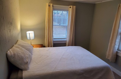Wareham Center Cottage | Quiet Doll Cottage..