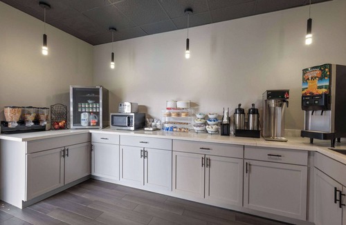 Dothan Hotel | Ramada by Wyndham Studio Suites Dothan