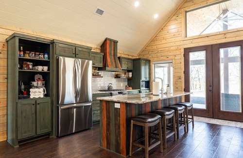 Golden Cabin | Riverfront Retreat | Beach, Fishing & Trails