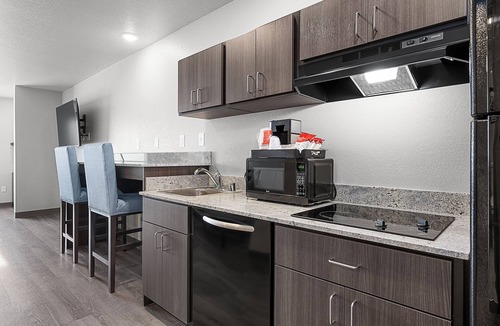 Chippewa Falls Hotel | Riverstone Suites - Chippewa Falls