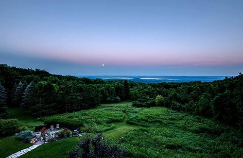 Baraboo Villa | Romantic Accommodation in a Charming Inn Located in Sauk County, Wisconsin