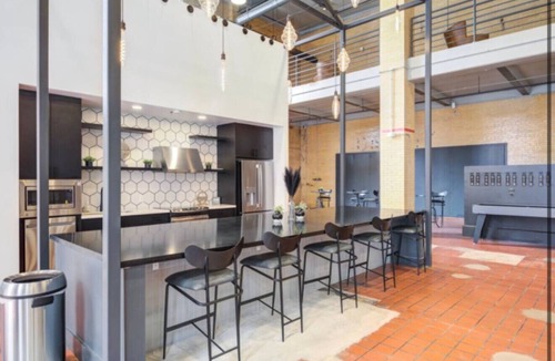 South Richmond Apartment | Root & Bloom - 2bd/2ba