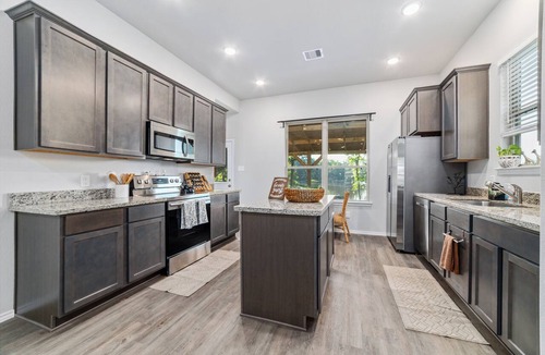 Montgomery House | Rushing Spring Getaway | 3 BR | Modern Home with Peaceful Lake Views & Backyard