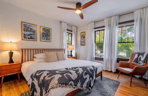 University Heights House | Sanctuary on 3rd - Walk to UF , Parking , Grill