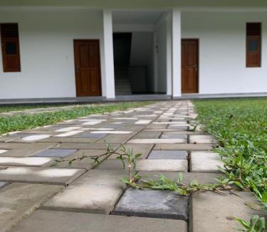 Raddolugama House | Sebastian Transit Villa with Free airport shuttle