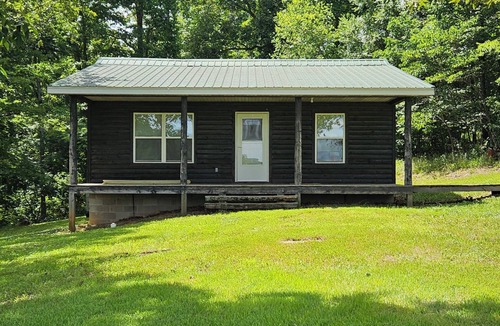 Silva Cabin | Secluded Private Beautiful Cabin in Mill Spring MO