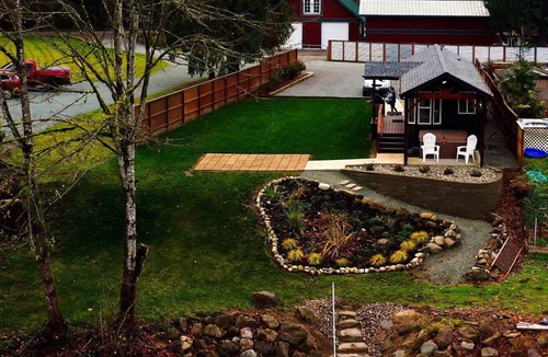 Monroe Apartment | Skyriver Escape Riverfront Hot Tub Relax!