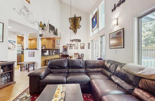 Stratton Mountain House | Slopeside A2