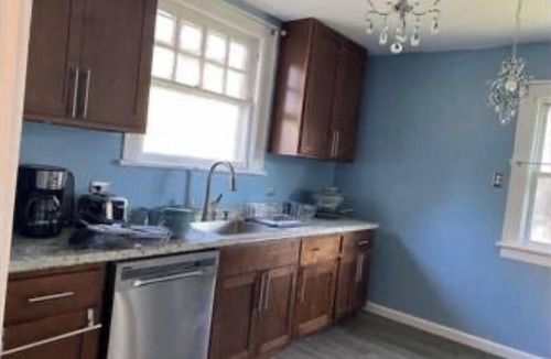 Maple Heights House | Spacious 5-bedroom house in Maple Heights
