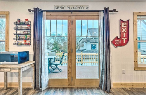 Russellville Apartment | Spacious Apt Overlooking AR River: Near Dtwn!