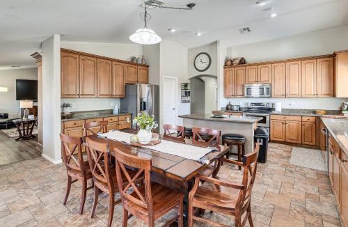 San Tan Valley House | Spacious Backyard! Family Haven in San Tan Valley