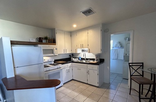 Encanto Cottage | Spacious Cottage with easy access to it all!