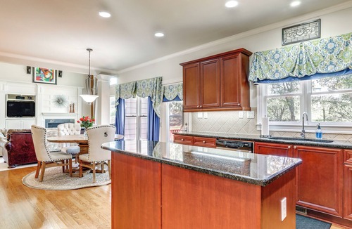 Duluth House | Spacious Home w/Backyard: 3 Mi to Dtwn Duluth!
