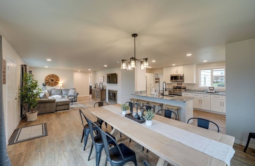 Oak Harbor House | Spacious Updated Place at Harbor Home Base
