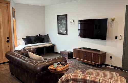 Market District Apartment | Speak Easy Eugene , Oregon. Located between Downtown and Whiteaker District